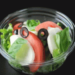 モッツアレラチーズとトマトバジルのカプレーゼサラダ